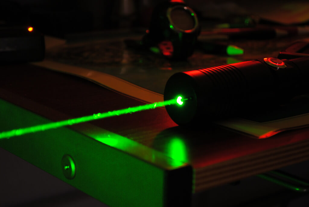 contoh aplikasi laser