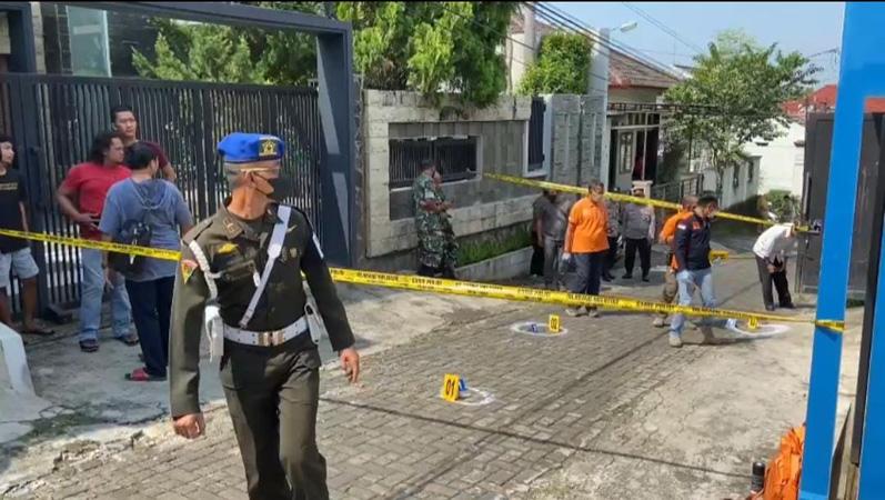 Tim TNI-Polri Bagikan Video CCTV Penembakan Istri TNI di Semarang