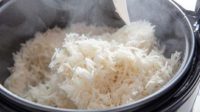 3 Tips Agar Nasi di Rice Cooker Tidak Cepat Basi